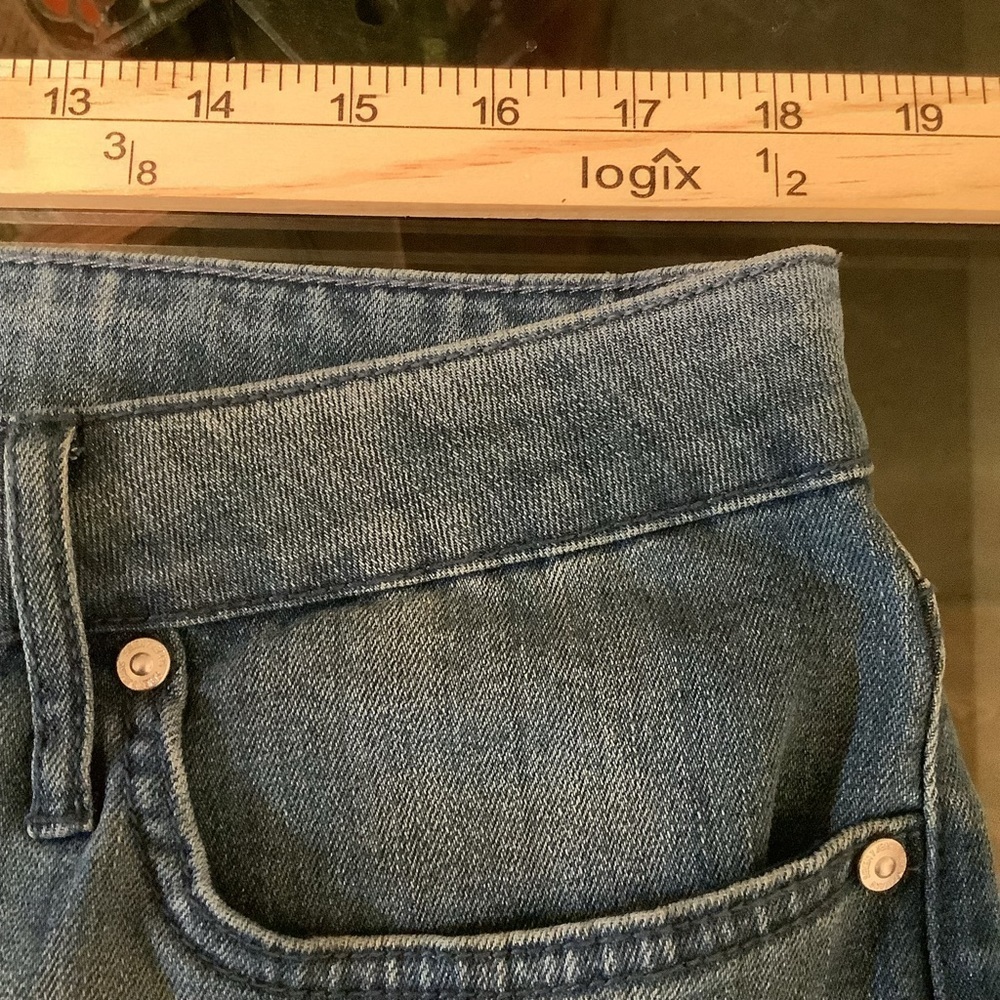 Seven 7 Women’s‎ Sunset light distressed frayed hem Bermuda shorts size 16 - Picture 2 of 6